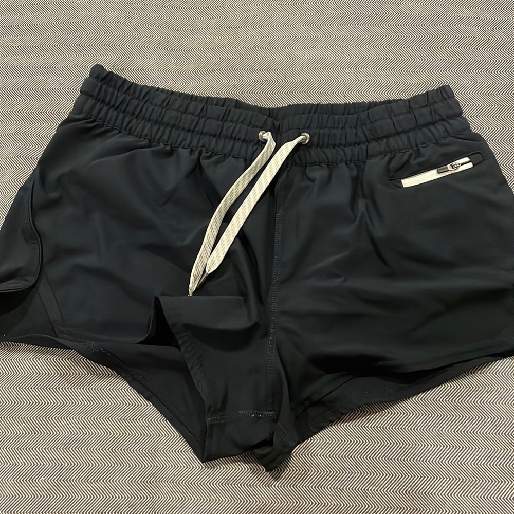 Vuori Clementine Shorts (Color - Ink)